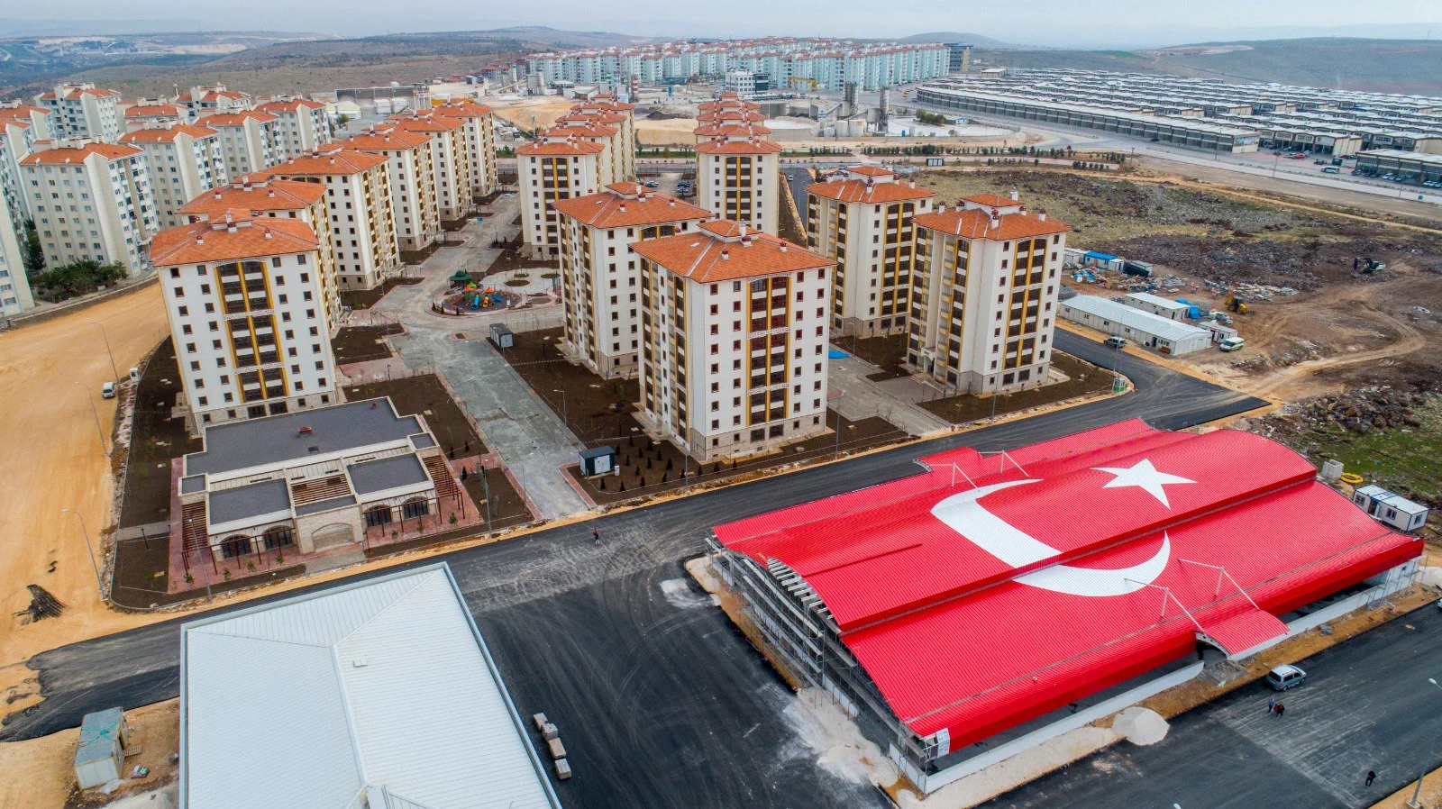 GAZİANTEP ŞAHİNBEY BELEDİYESİ MAVİKENT PAZARYERİ YAPIM İŞİ – 1